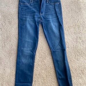 Hollister Mid-Rise Blue Jean Leggings